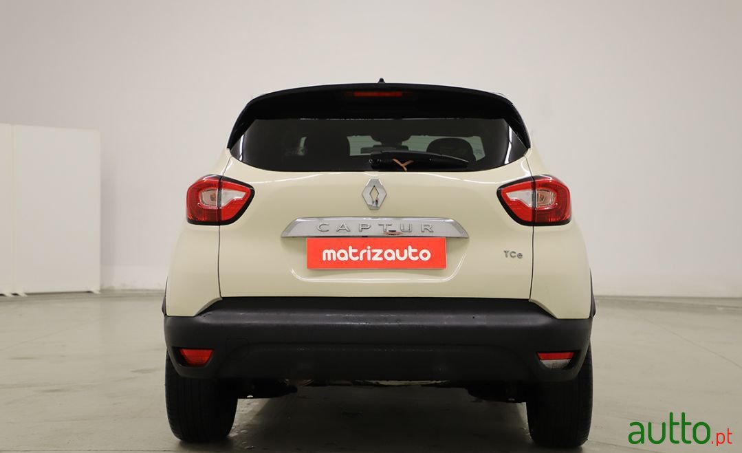 2016' Renault Captur photo #5