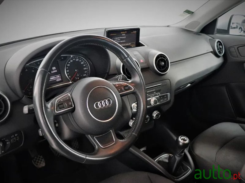 2016' Audi A1 Sportback photo #6