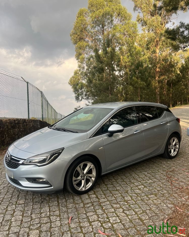 2019' Opel Astra photo #4
