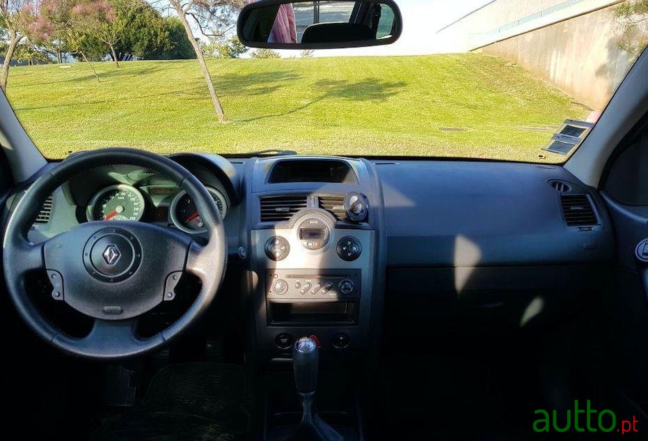 2003' Renault Megane Break photo #1