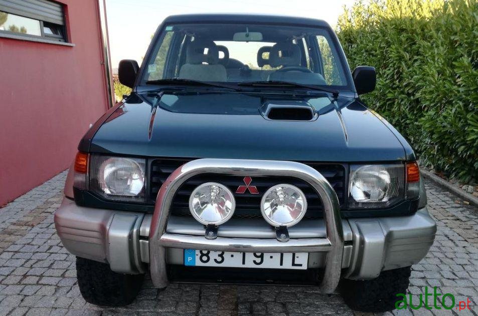 1997' Mitsubishi Pajero Gls photo #1