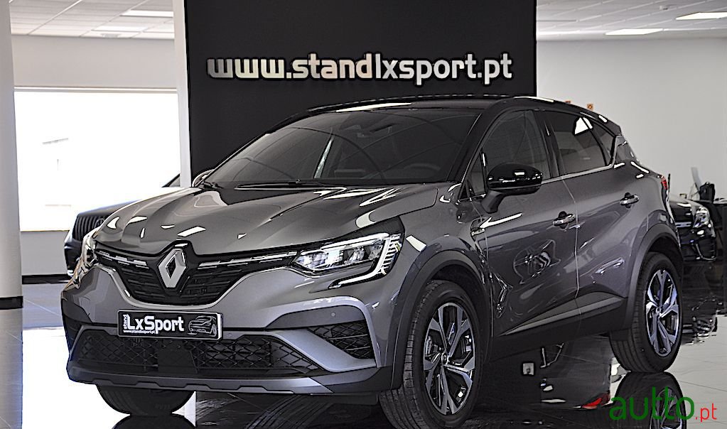 2022' Renault Captur photo #2