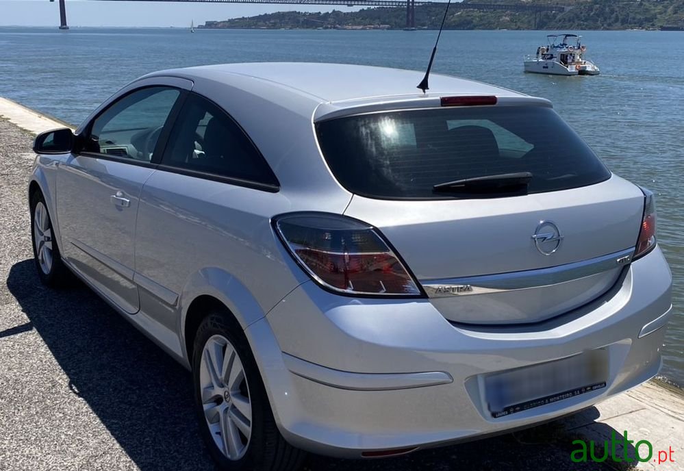 2008' Opel Astra Gtc 1.4 photo #2