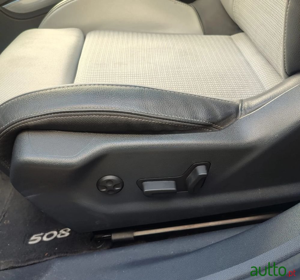 2014' Peugeot 508 RXH photo #6