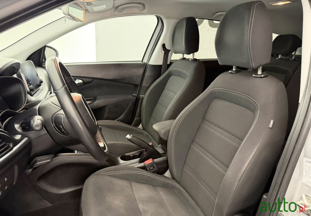 2019' Fiat Tipo Station Wagon photo #5