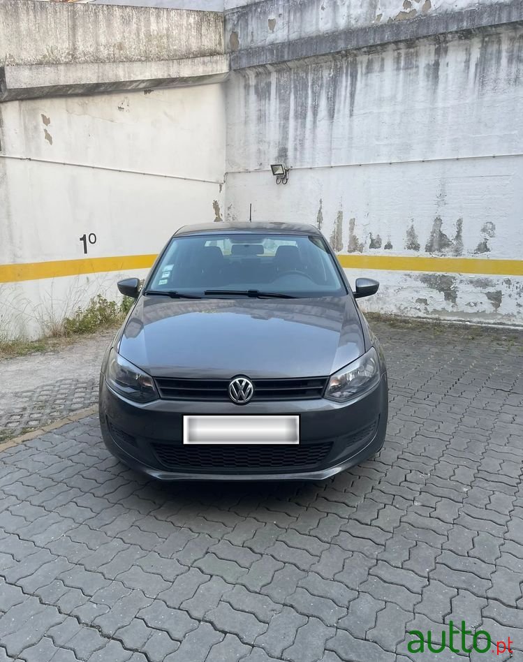 2013' Volkswagen Polo photo #1