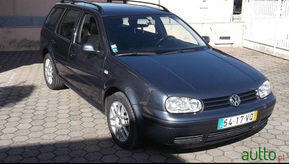 2003' Volkswagen Golf Variant 1.9 TDi Sport Pacific photo #1