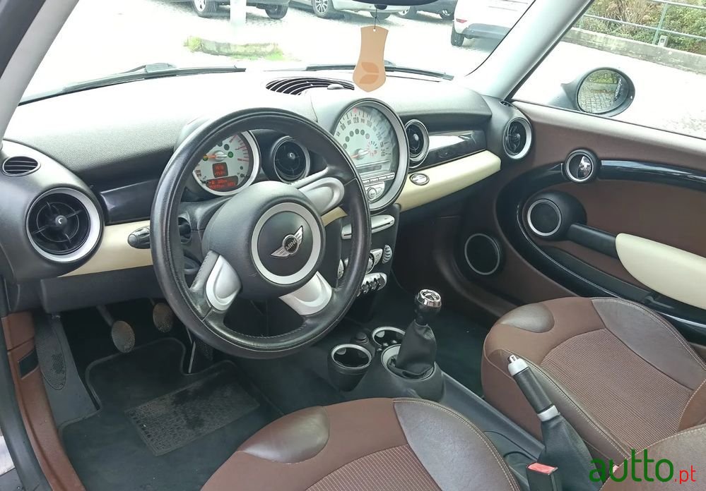 2008' MINI Clubman Cooper photo #3