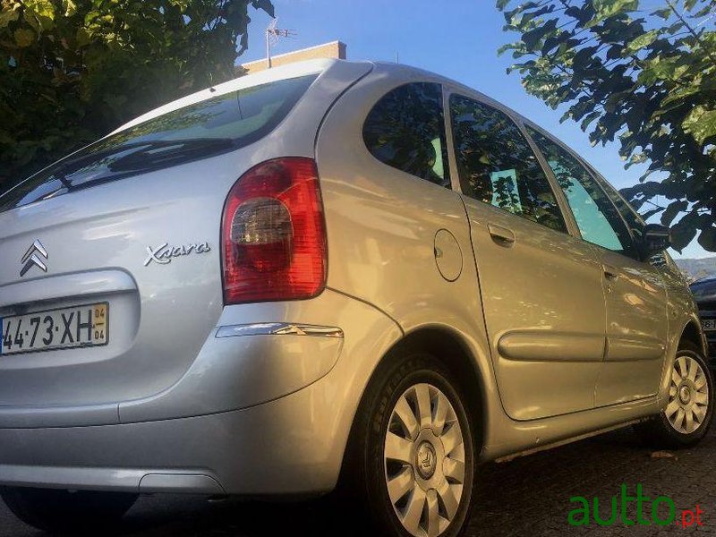 2004' Citroen Xsara Picasso 1.6 Hdi photo #3