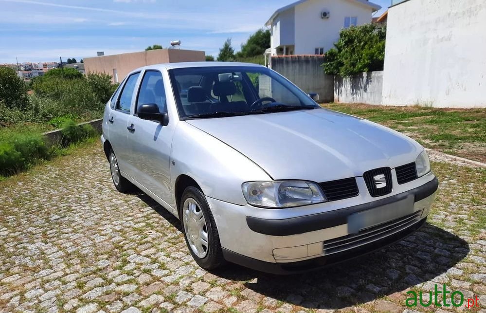 2001' SEAT Cordoba 1.9 Sdi Fresh photo #2