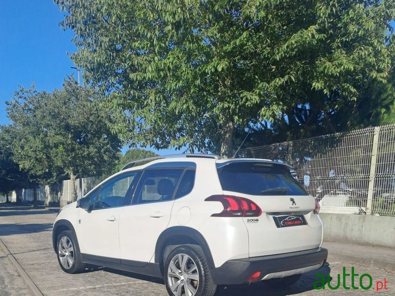2017' Peugeot 2008 photo #3
