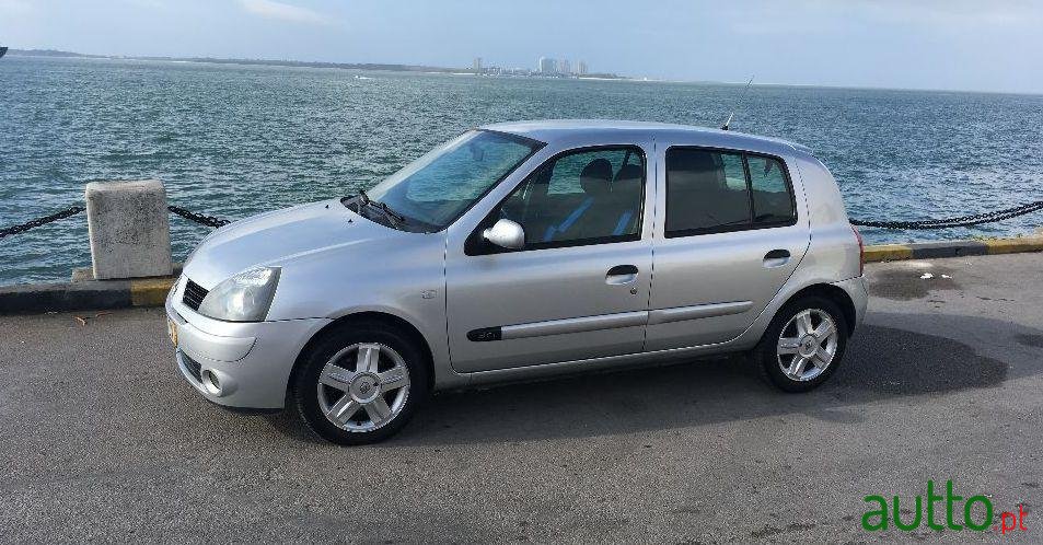 2005' Renault Clio 1.5 Dci Dynamique photo #2