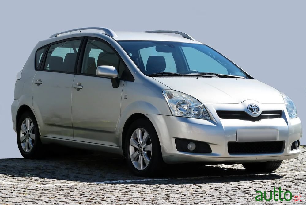 2008' Toyota Corolla Verso 2.2 D-4D Sol photo #4