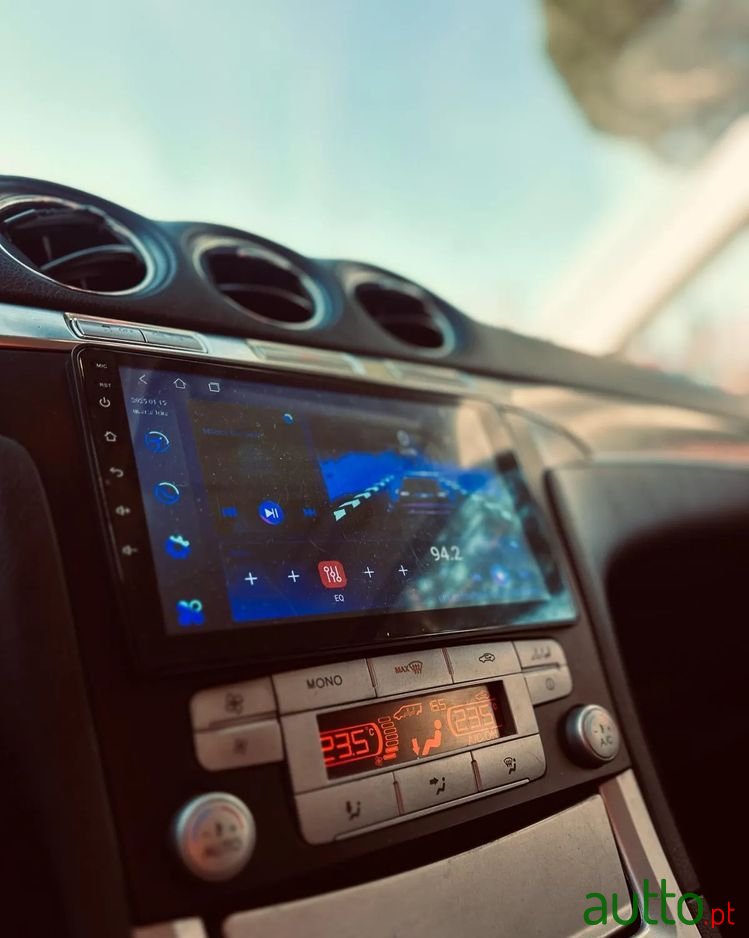 2011' Ford Galaxy photo #3