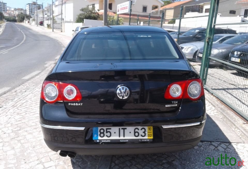 2010' Volkswagen Passat photo #3