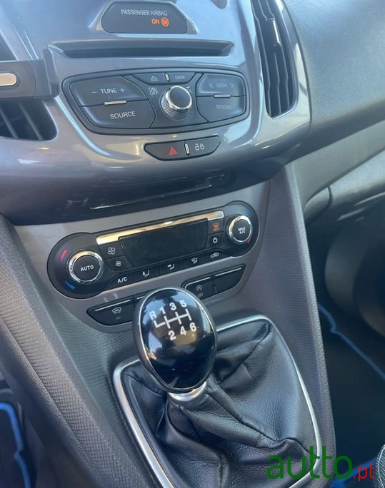 2017' Ford Tourneo Connect photo #1