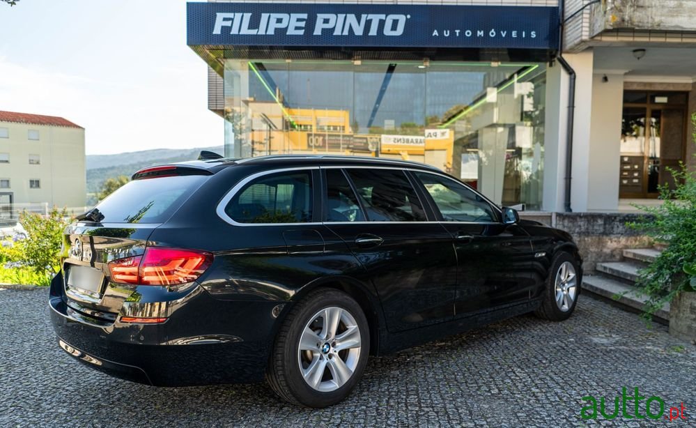 2011' BMW 520 D photo #5