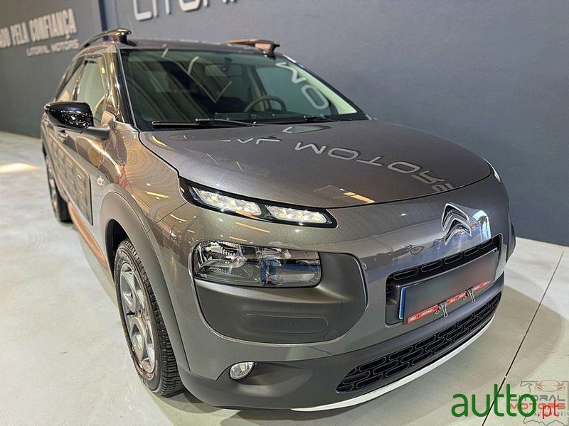 2017' Citroen C4 Cactus photo #2