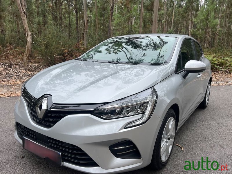 2020' Renault Clio photo #1