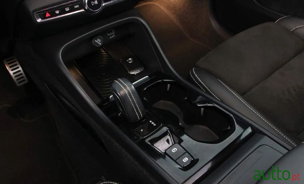 2018' Volvo Xc 40 photo #6