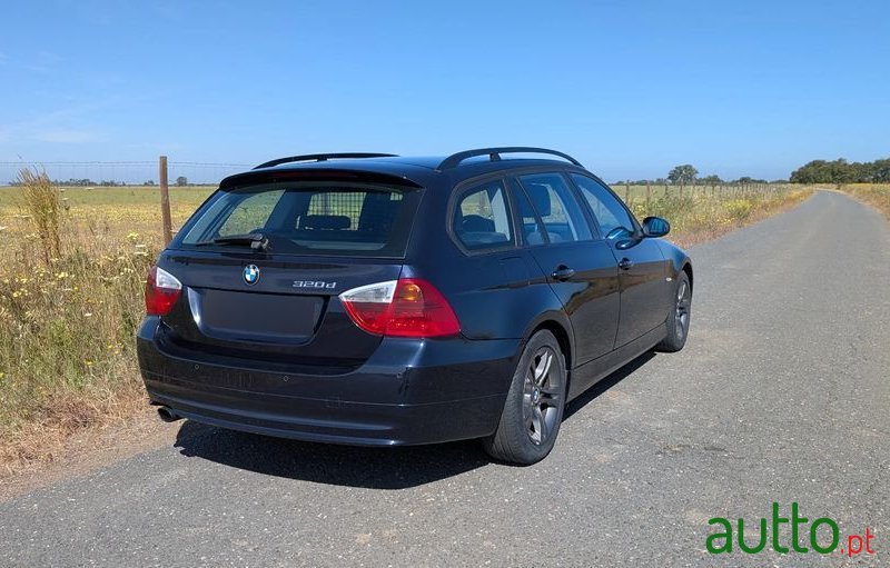 2008' BMW Série 3 D Touring photo #2