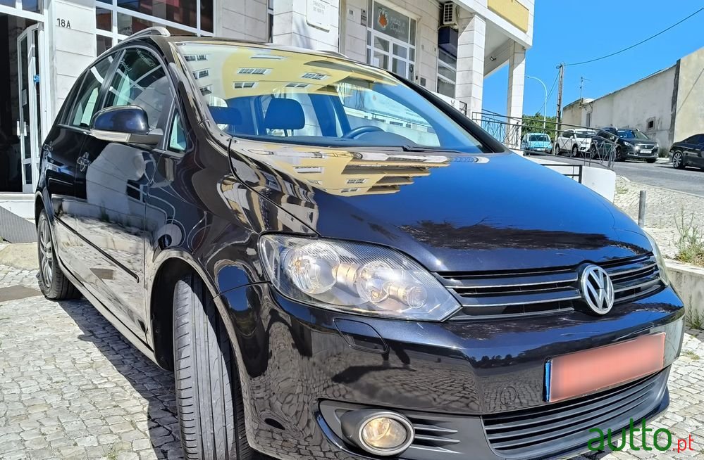 2013' Volkswagen Golf Plus photo #2