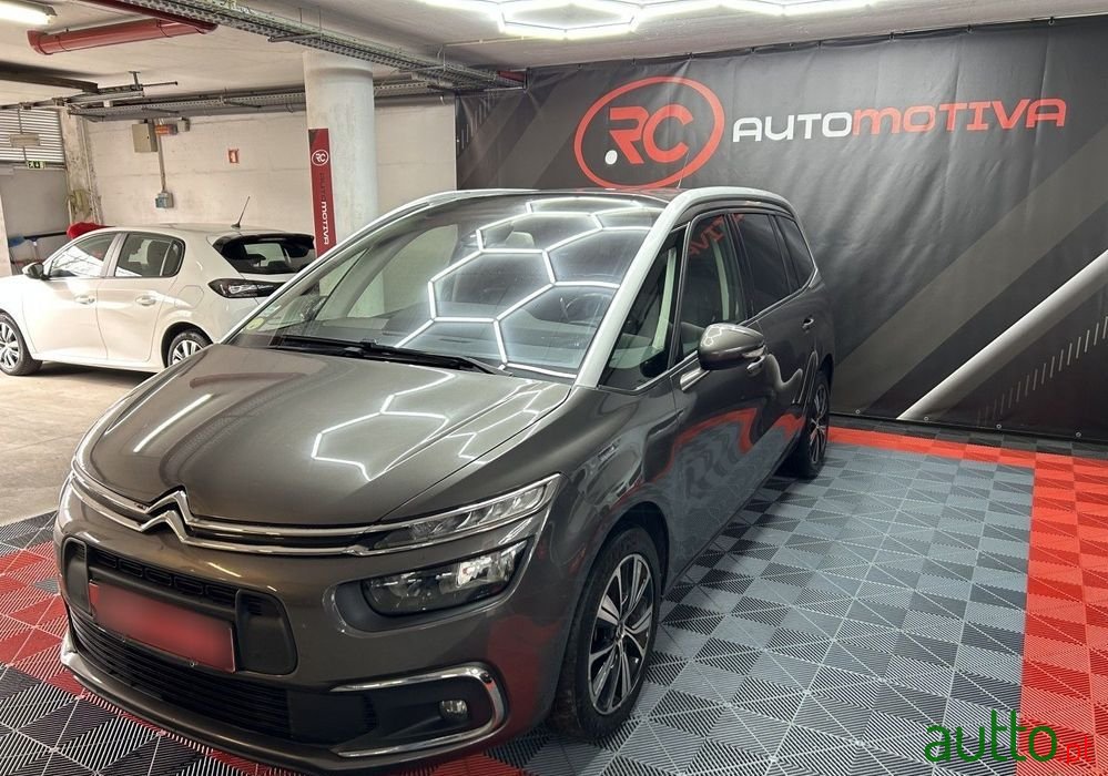 2017' Citroen C4 Grand Picasso photo #3