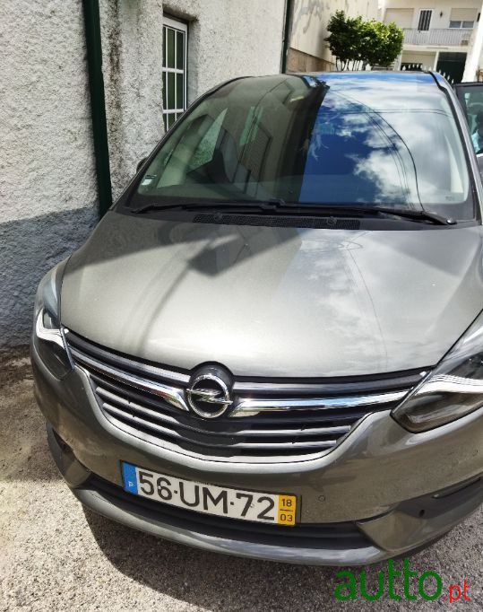 2018' Opel Zafira photo #4