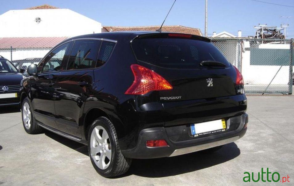 2011' Peugeot 3008 1.6 Hdi Sport photo #1