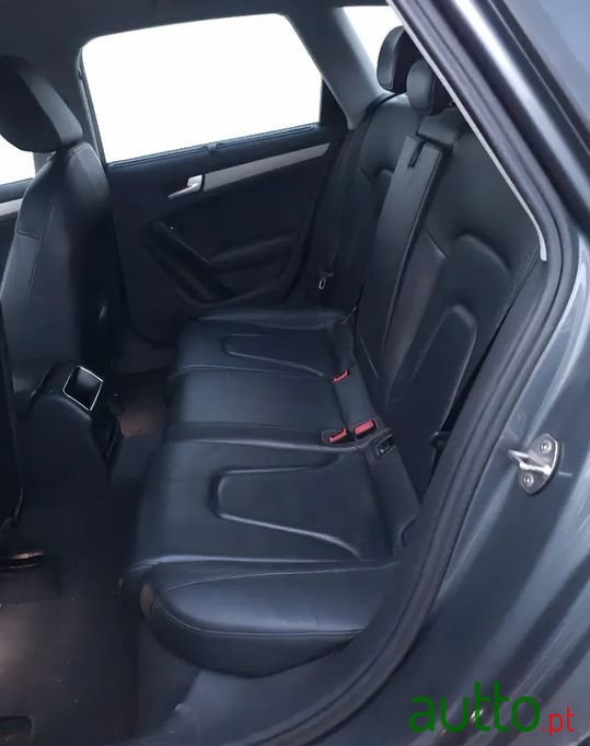 2012' Audi A4 Avant photo #3