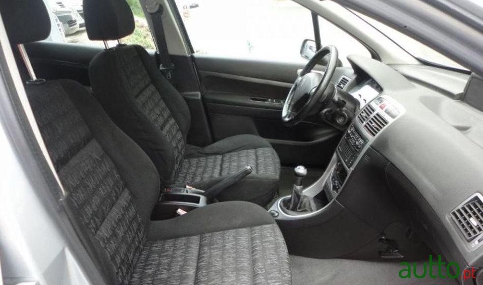 2004' Peugeot 307 Sw photo #3