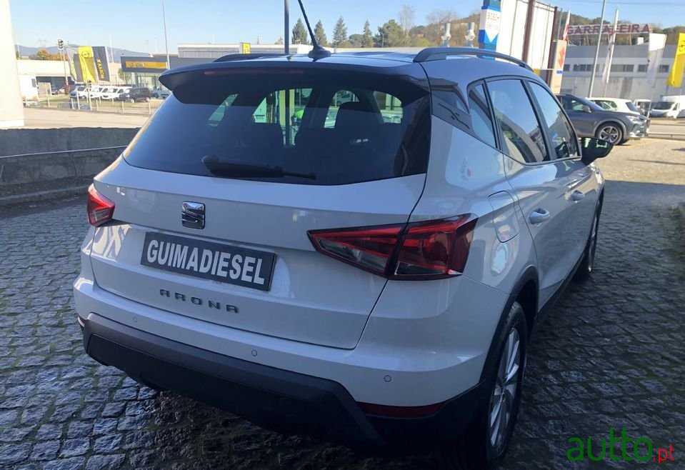 2021' SEAT Arona photo #5