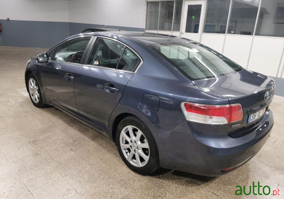 2009' Toyota Avensis photo #6