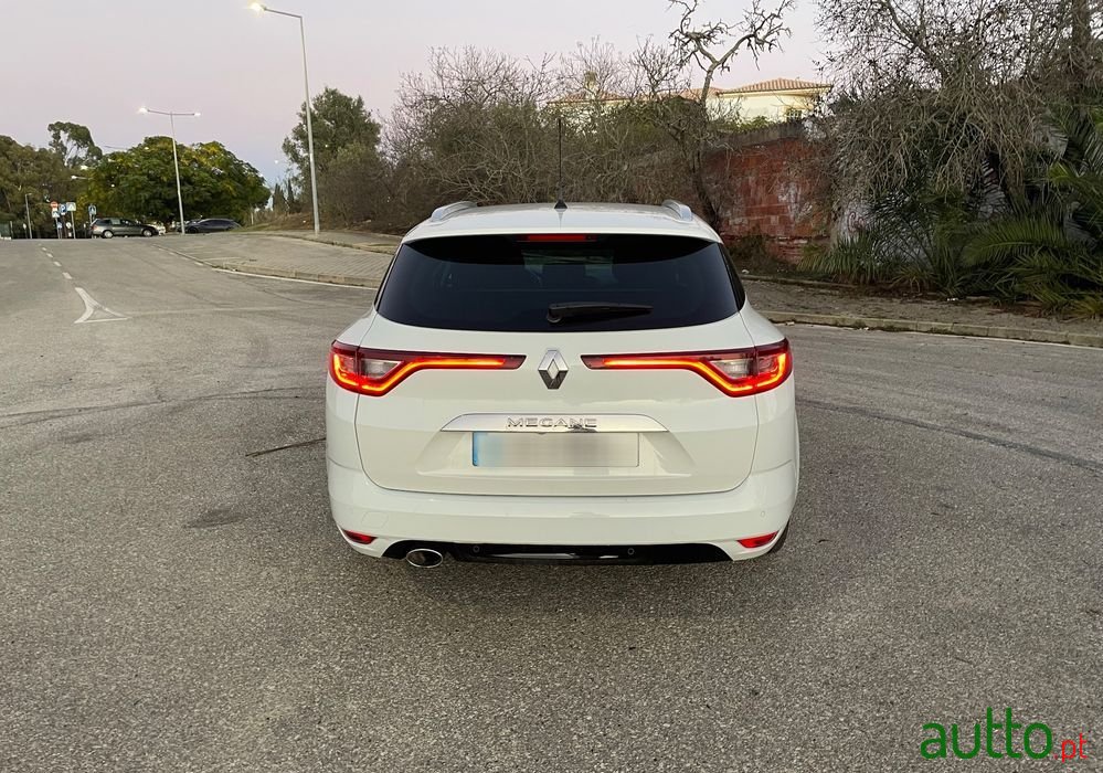2021' Renault Megane Sport Tourer photo #4