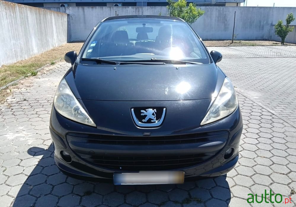 2006' Peugeot 207 1.4 Hdi Premium photo #3