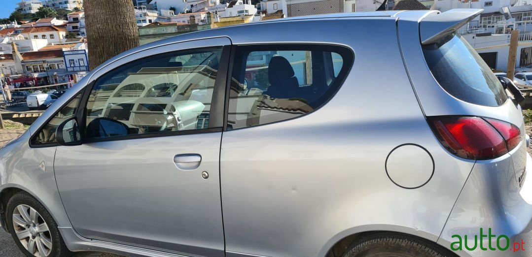 2012' Mitsubishi Colt photo #5