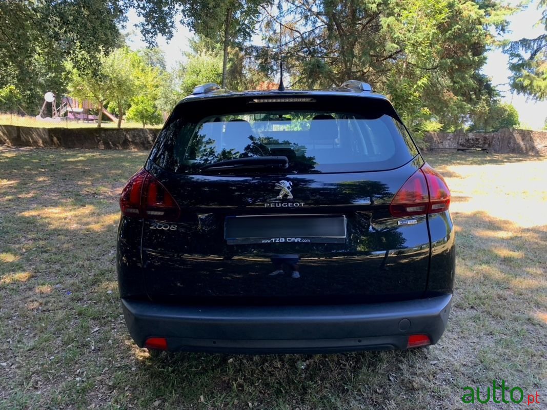 2017' Peugeot 2008 photo #6