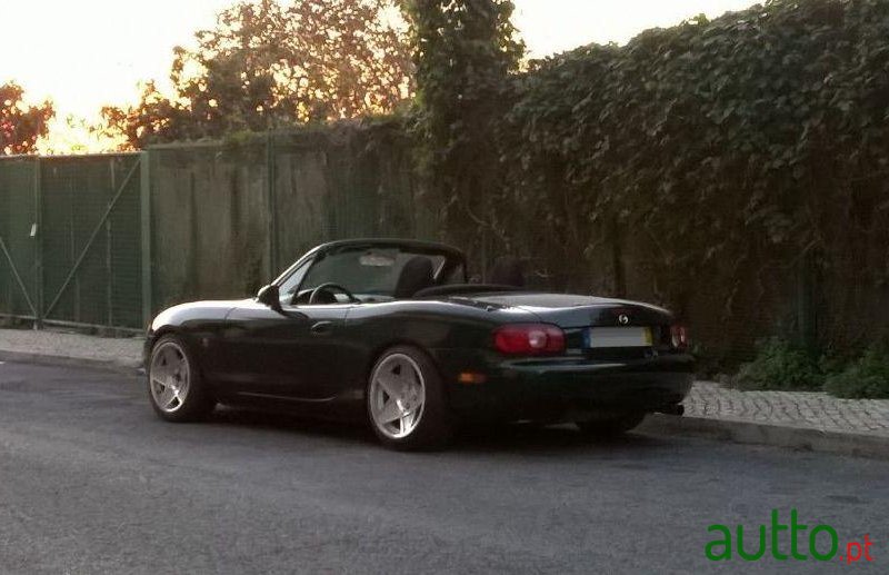 2002' Mazda MX-5 1.6 16V photo #1