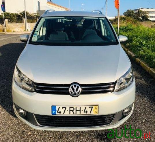 2012' Volkswagen Touran photo #3