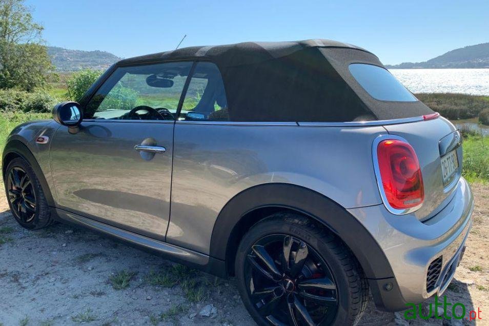 2017' MINI John Cooper Works photo #1