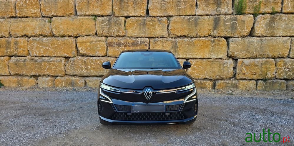 2022' Renault Megane E-Tech photo #5