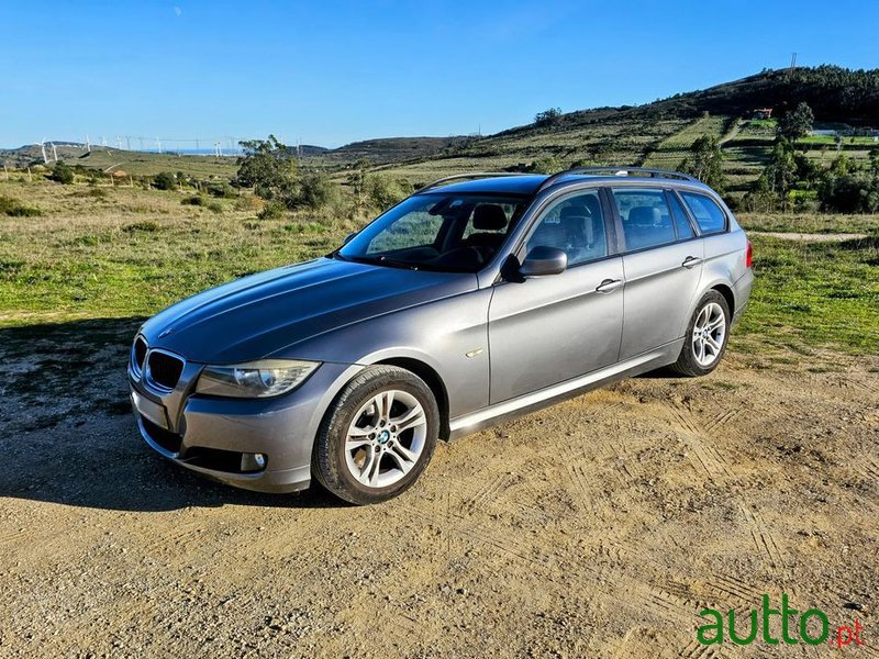 2009' BMW 318 D Touring Navigation photo #1