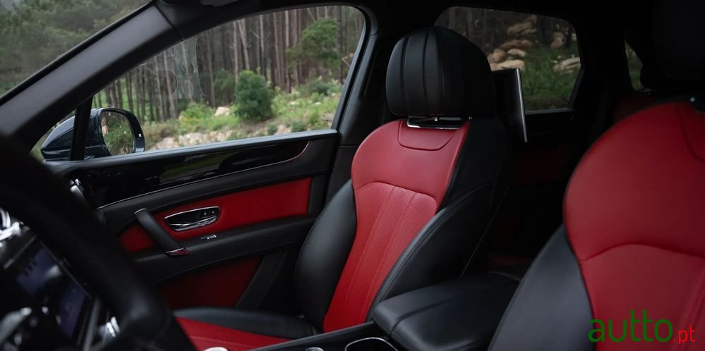 2017' Bentley Bentayga V8 photo #6