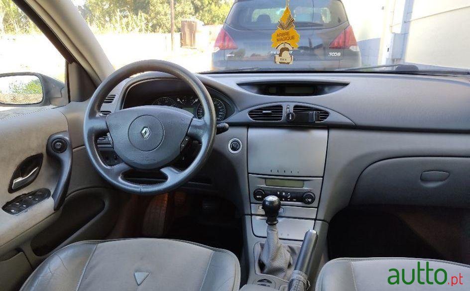 2002' Renault Laguna photo #2