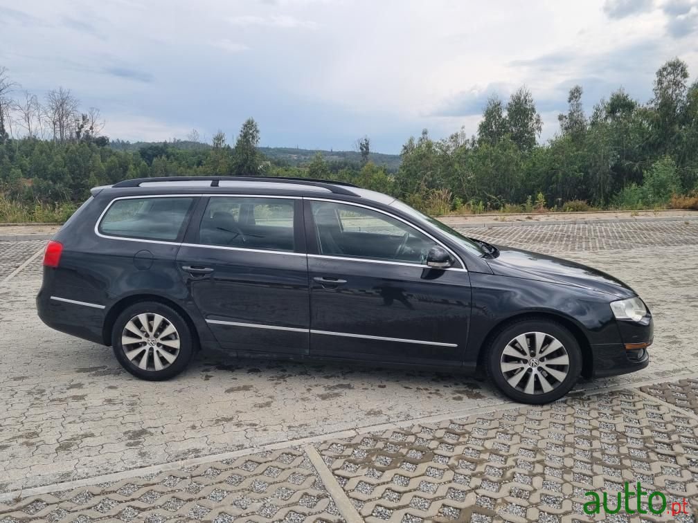 2008' Volkswagen Passat photo #2