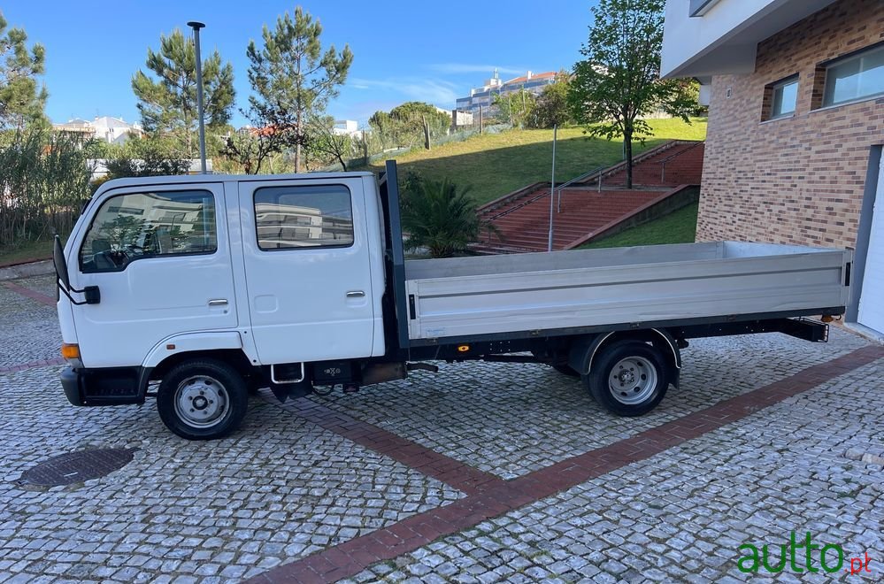 2000' Nissan Cabstar photo #4