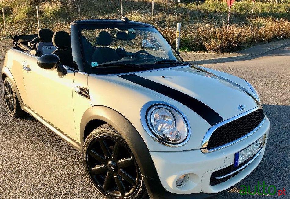 2011' MINI Cabrio Cooper D photo #1