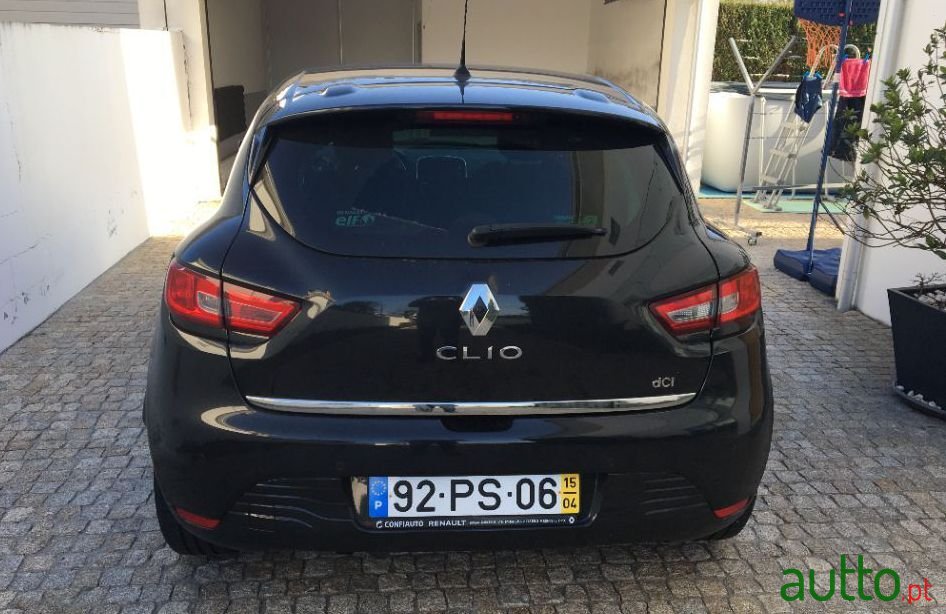 2015' Renault Clio photo #2
