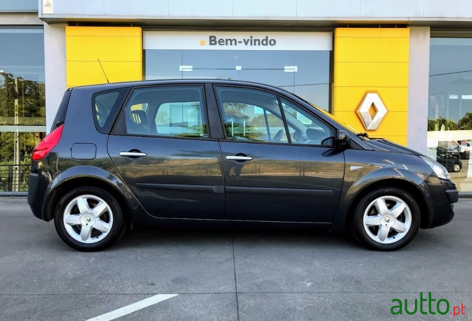 2008' Renault Scenic photo #4