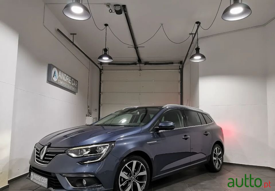 2017' Renault Megane Sport Tourer photo #5